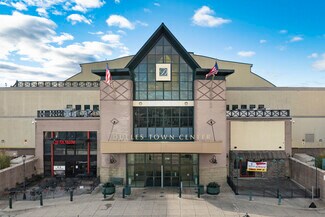 Plus de détails pour 21100 Dulles Town Cir, Dulles, VA - Local commercial à louer
