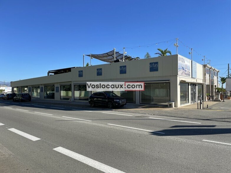 Local commercial dans Antibes à louer - Photo de l’immeuble – Image 2 sur 4