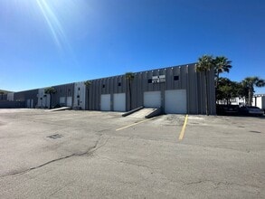 9700-9770 NW 91st Ct, Medley, FL à louer Photo intérieure– Image 2 sur 3