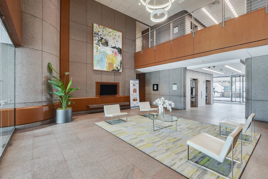 511 E John Carpenter Fwy, Irving, TX à louer - Hall d’entrée – Image 3 sur 16