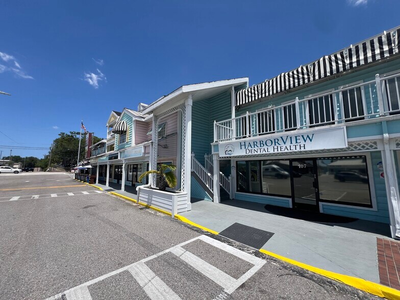 2706 Alt 19, Palm Harbor, FL à louer - Photo de l’immeuble – Image 3 sur 18