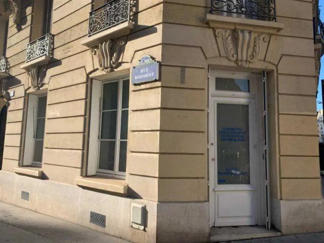 Bureau dans Paris à louer Photo de l’immeuble– Image 1 sur 9