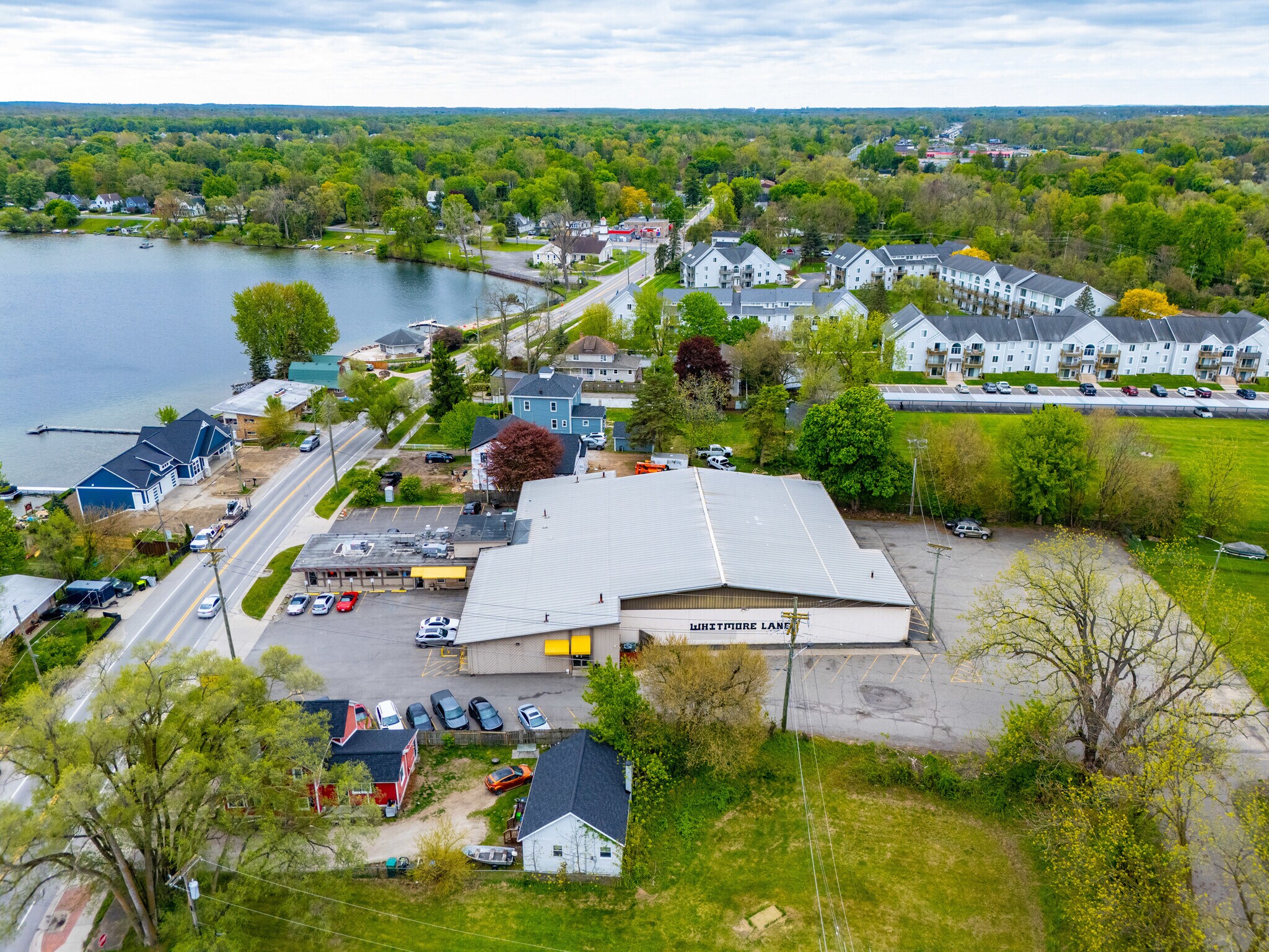 9455 Main St, Whitmore Lake, MI à vendre Photo de l’immeuble– Image 1 sur 13