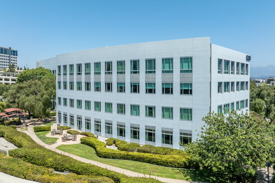 65 Enterprise, Aliso Viejo, CA à louer - Photo de l’immeuble – Image 2 sur 7