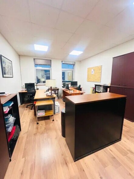 Local d’activités dans Voisins-le-Bretonneux à louer - Photo intérieure – Image 3 sur 7