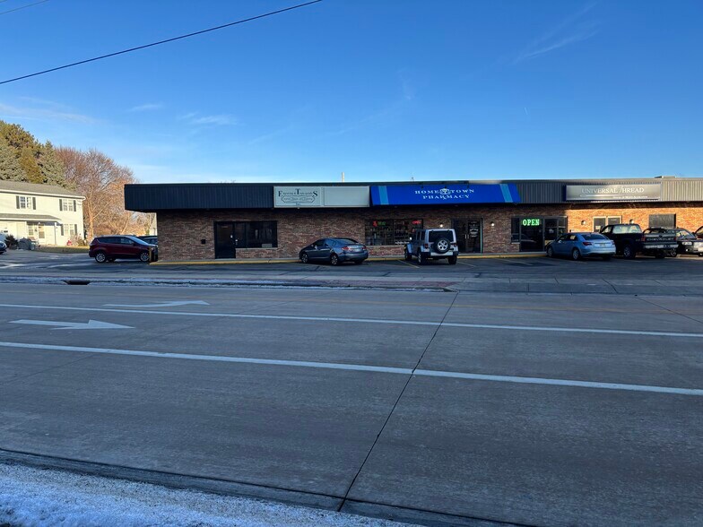 5-15 N Main St, Sun Prairie, WI à louer - Photo principale – Image 1 sur 4
