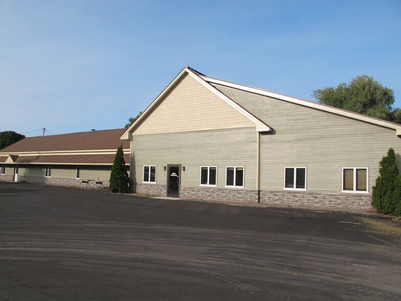 9 Pleasant St, Oakland, ME à louer - Photo de l’immeuble – Image 1 sur 8