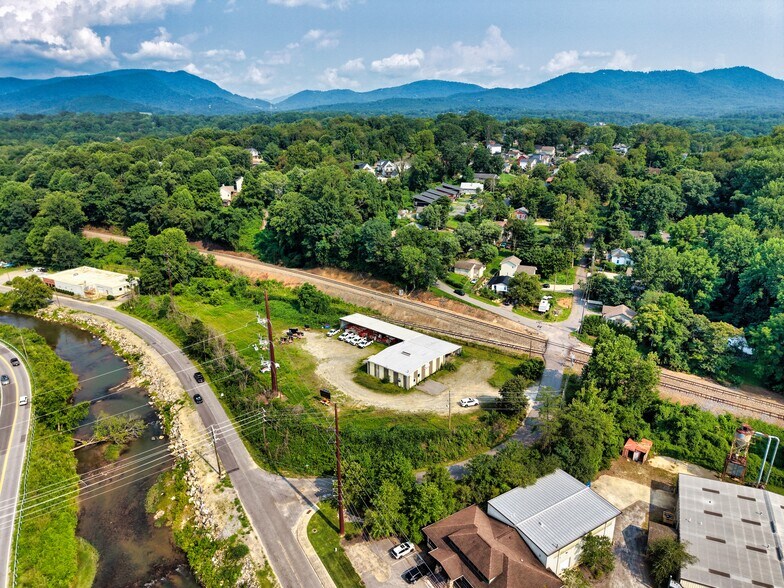 92 Thompson St, Asheville, NC à vendre - Photo de l’immeuble – Image 3 sur 5