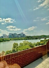 1000-1010 Wisconsin Ave NW, Washington, DC à louer Photo intérieure– Image 1 sur 17
