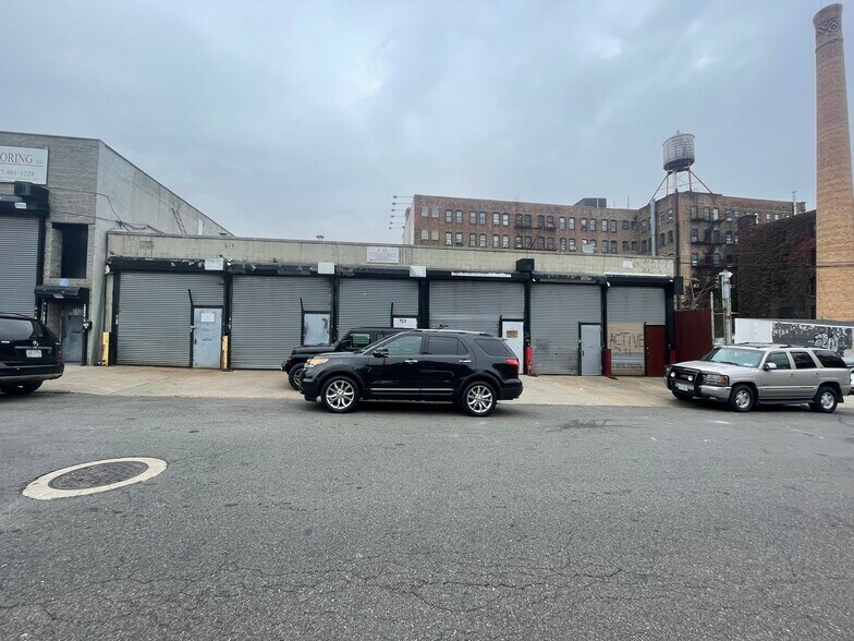 719-729 E 135 St, Bronx, NY à louer - Photo de l’immeuble – Image 1 sur 14