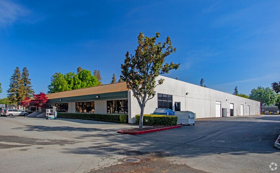 150-180 Charcot Ave, San Jose, CA à louer - Photo de l’immeuble – Image 3 sur 5