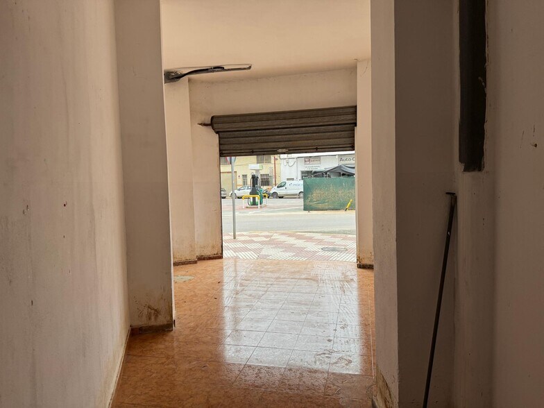 Local commercial dans Algemesí à vendre - Photo de l’immeuble – Image 2 sur 4