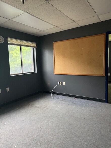 113 Acorn Ln, Colchester, VT à louer - Photo de l’immeuble – Image 3 sur 5