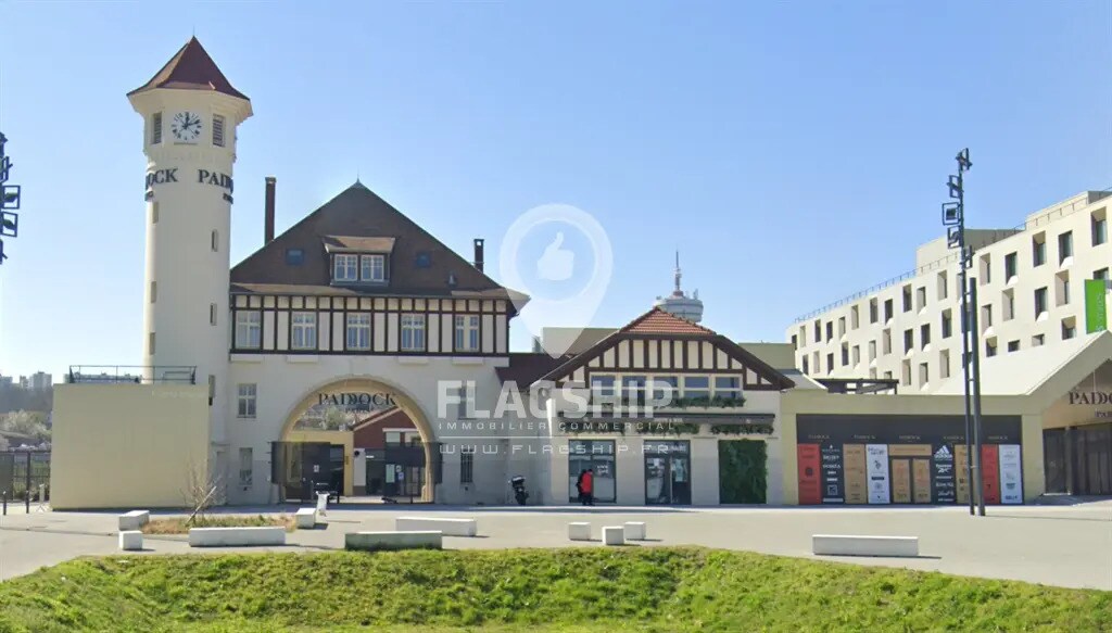 Local commercial dans Romainville à louer Photo de l’immeuble– Image 1 sur 5