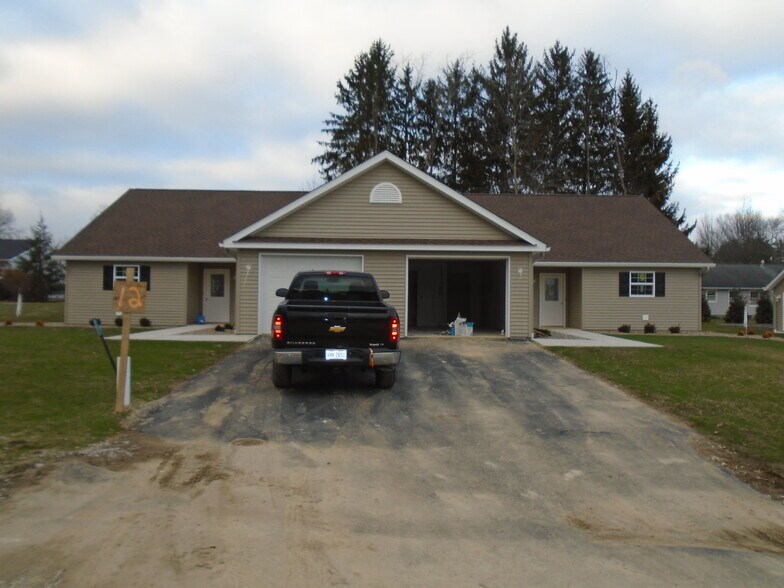 11 Alisha Ln, Columbiana, OH à vendre - Photo de l’immeuble – Image 1 sur 19