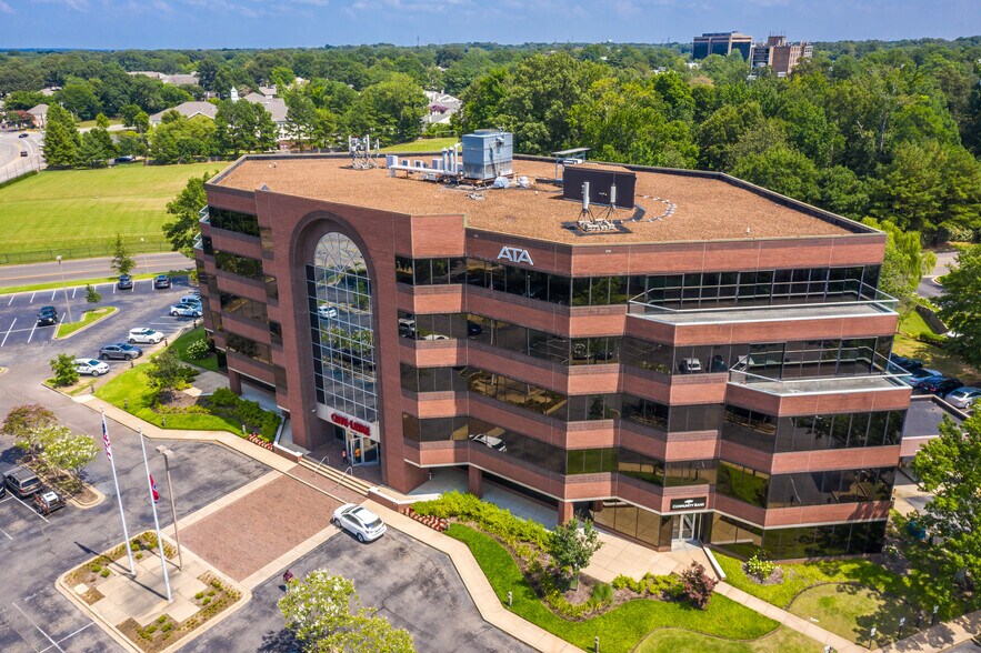 6525 N Quail Hollow Rd, Memphis, TN à louer - Photo de l’immeuble – Image 1 sur 9