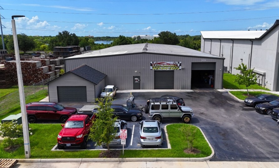 5634 W Linebaugh Ave, Tampa, FL à vendre - Photo de l’immeuble – Image 2 sur 6