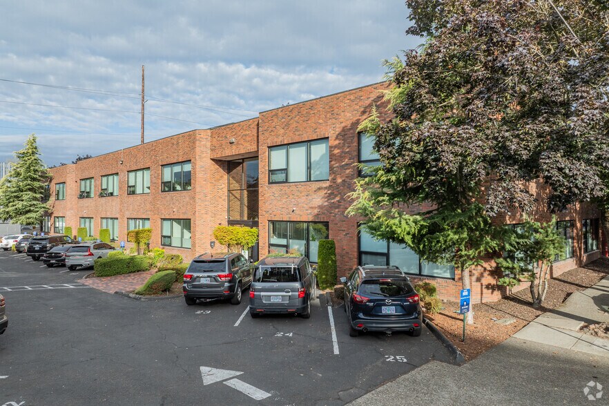 975 SE Sandy Blvd, Portland, OR à louer - Photo principale – Image 1 sur 4