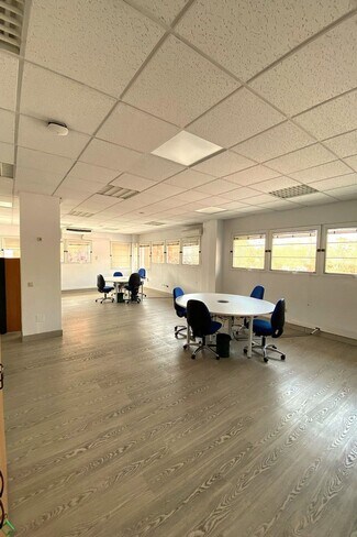 Plus de détails pour Local commercial à louer