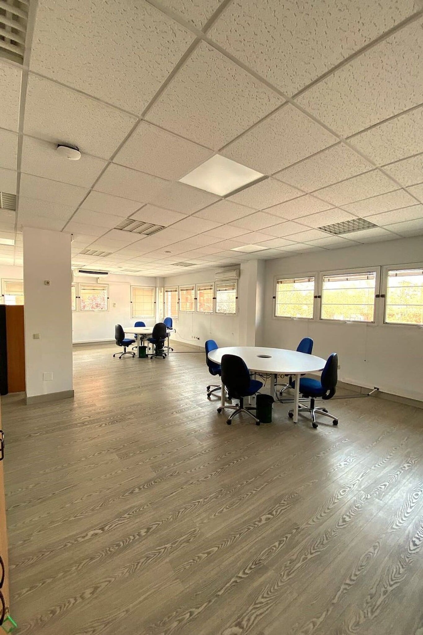 Local commercial dans Móstoles, Madrid à louer Photo intérieure– Image 1 sur 6