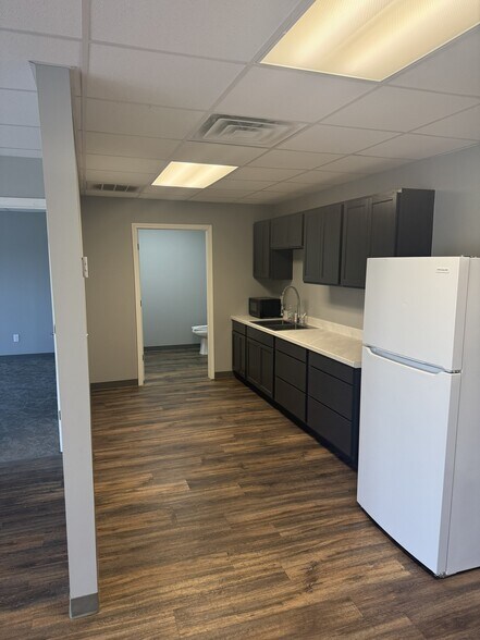 3927 Highway 27, Sulphur, LA à louer - Photo de l’immeuble – Image 3 sur 11