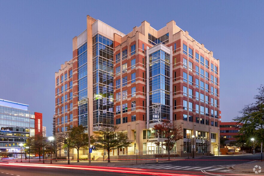 4501 N Fairfax Dr, Arlington, VA à louer - Photo principale – Image 1 sur 29