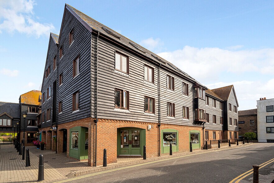 1-2 Strand Ct, Rye à vendre - Photo principale – Image 1 sur 13