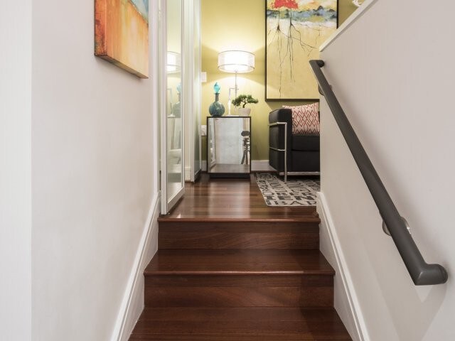 8210 Crestwood Heights Dr, McLean, VA à louer - Photo de l’immeuble – Image 3 sur 50