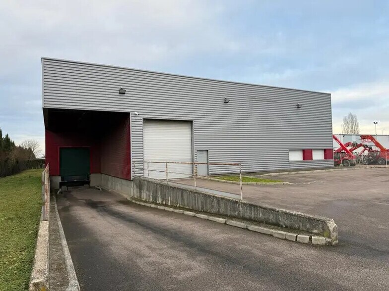 Local d’activités dans Dijon à louer - Photo de l’immeuble – Image 2 sur 4