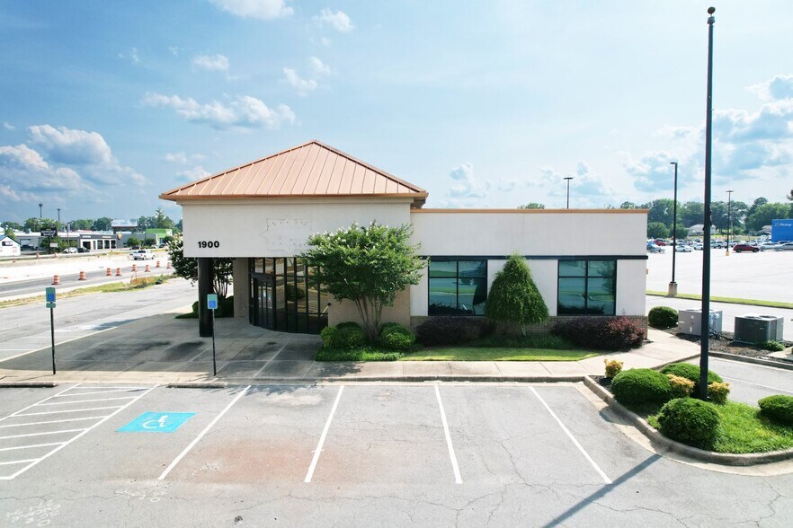 1900 John Harden Dr, Jacksonville, AR à vendre - Photo de l’immeuble – Image 1 sur 8