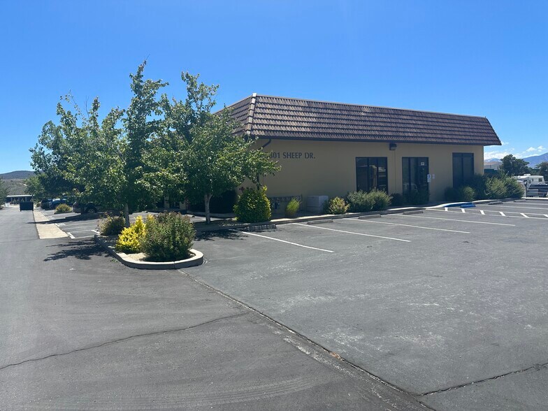 5801 Sheep Dr, Carson City, NV à louer - Photo de l’immeuble – Image 3 sur 6