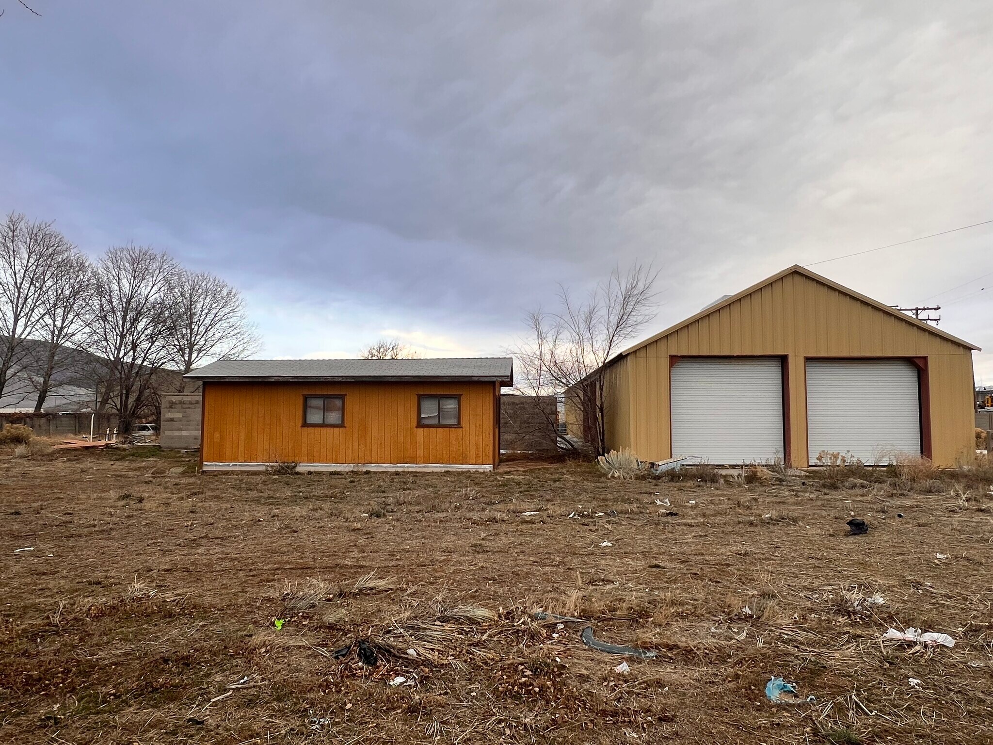 609 E H St, Tehachapi, CA à vendre Photo principale– Image 1 sur 19