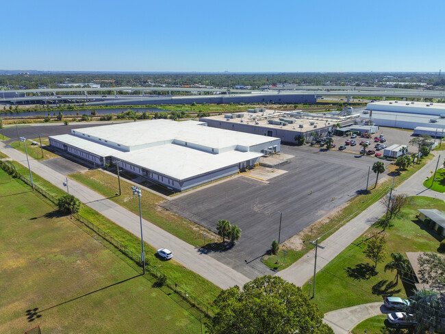 Plus de détails pour 3900 W Coachman Ave, Tampa, FL - Industriel/Logistique à louer