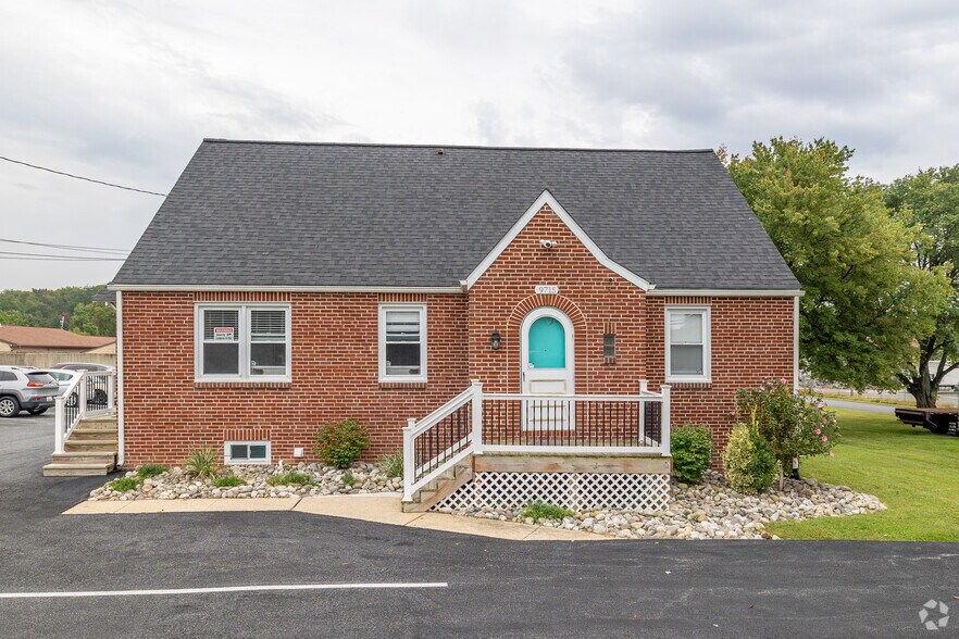 9715 Philadelphia Rd, Baltimore, MD à louer - Photo de l’immeuble – Image 2 sur 2