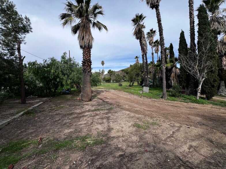 12029 Davenport Rd, Agua Dulce, CA à vendre - Photo de l’immeuble – Image 2 sur 34