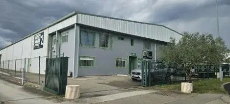 Industriel/Logistique dans Monteux à louer - Photo de l’immeuble – Image 2 sur 2