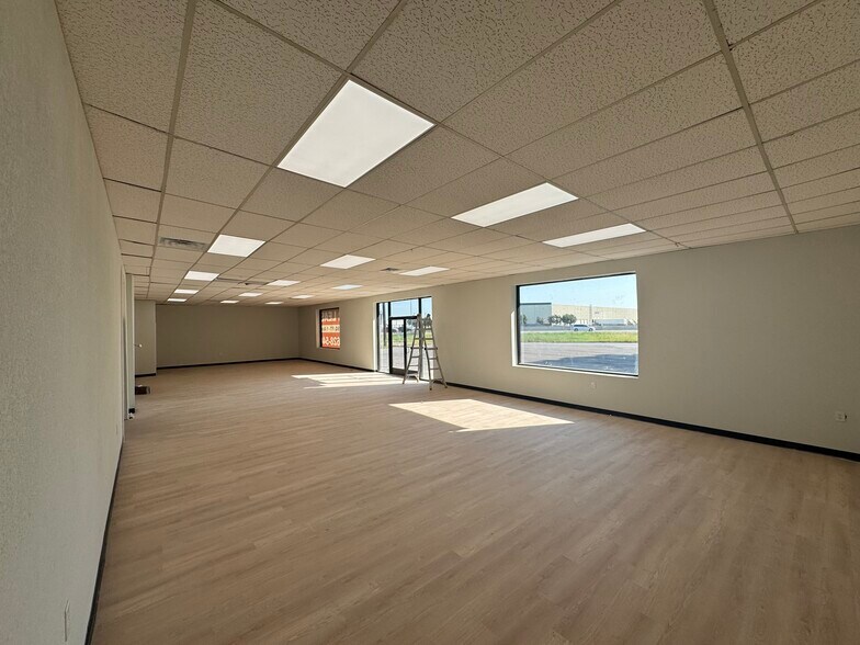 8539 NE Loop 410, San Antonio, TX à louer - Photo de l’immeuble – Image 3 sur 40