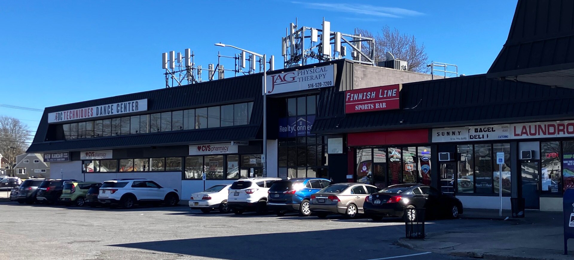 628-650 Wantagh Ave, Levittown, NY à louer Photo principale– Image 1 sur 13
