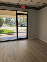 650 Royal Palm Beach Blvd, Royal Palm Beach, FL à louer Photo intérieure– Image 2 sur 17