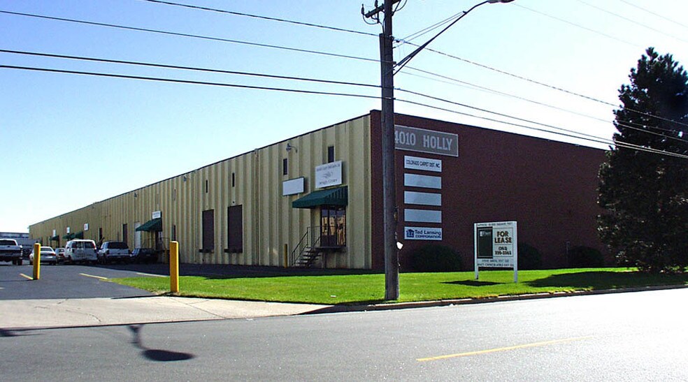 4010 Holly St, Denver, CO à louer - Photo de l’immeuble – Image 2 sur 7