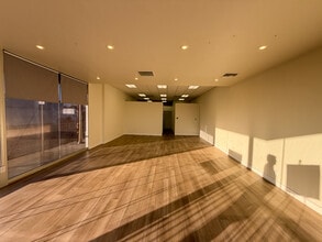 1615-1649 W Chapman Ave, Orange, CA à louer Photo intérieure– Image 2 sur 9