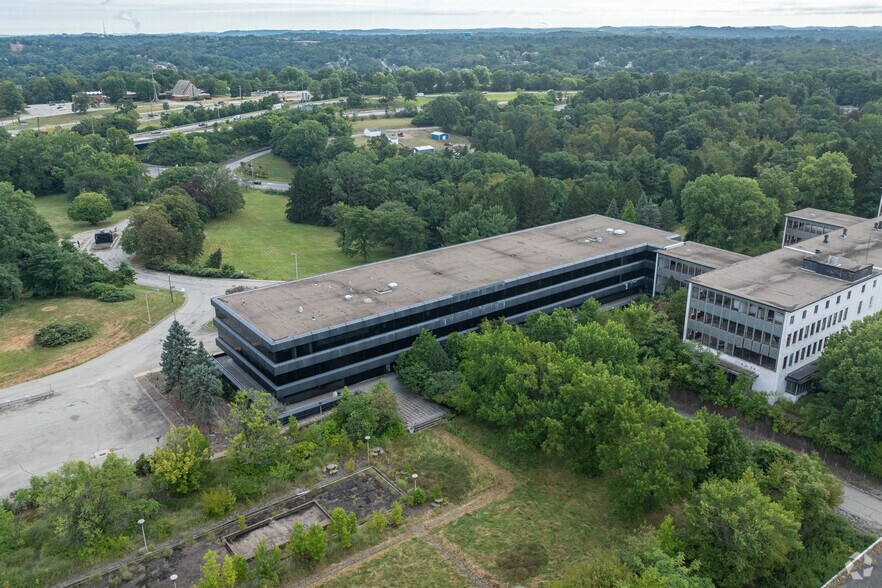 1310 Beulah Rd, Pittsburgh, PA à vendre - Aérien – Image 3 sur 4