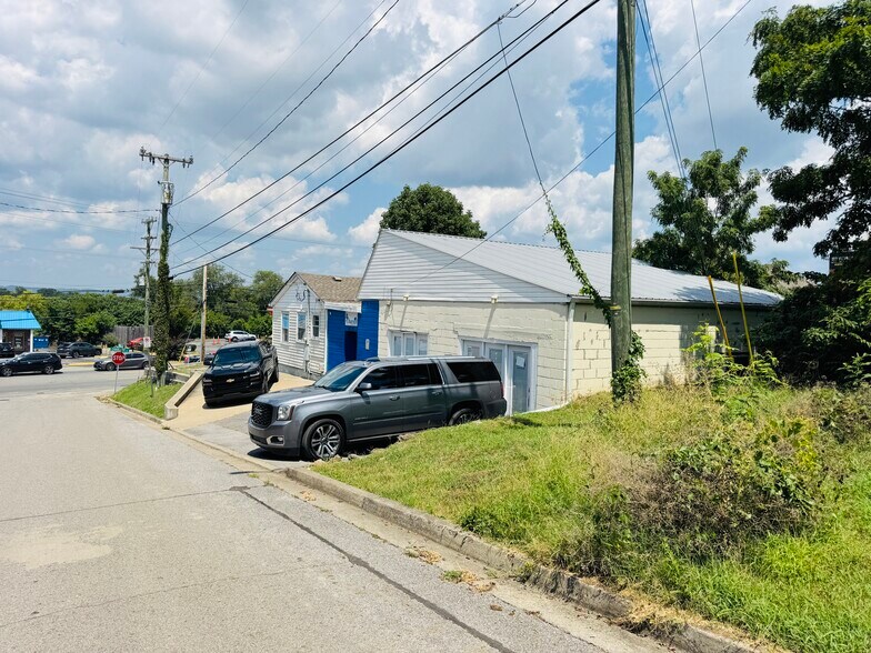 6119 Charlotte Ave, Nashville, TN à vendre - Photo de l’immeuble – Image 3 sur 15