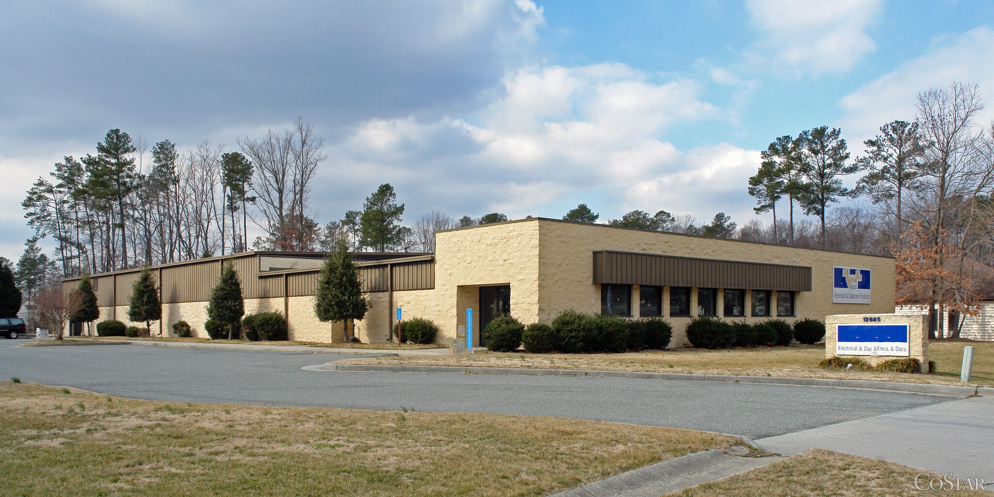 12685 McManus Blvd, Newport News, VA à louer Photo de l’immeuble– Image 1 sur 11