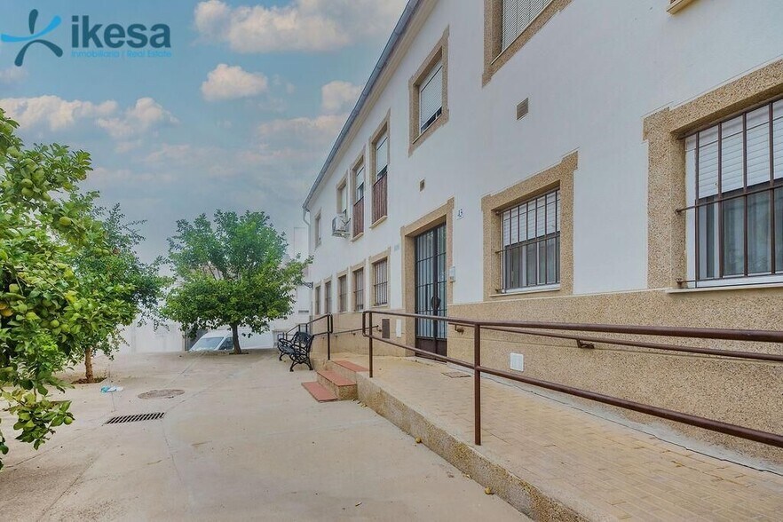 Local commercial dans Bollullos Par del Condado, Huelva à vendre - Photo de l’immeuble – Image 2 sur 16