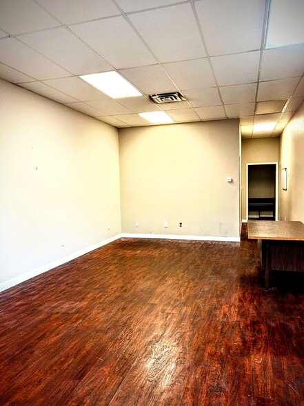 1614 N Us-281 Hwy, Marble Falls, TX à louer - Photo de l’immeuble – Image 3 sur 4