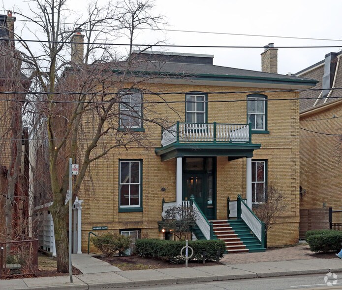 185 Carlton St, Toronto, ON à vendre - Photo de l’immeuble – Image 2 sur 2