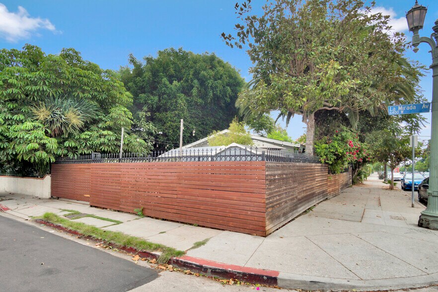 1224 Wilcox Ave, Los Angeles, CA à vendre - Photo de l’immeuble – Image 3 sur 7