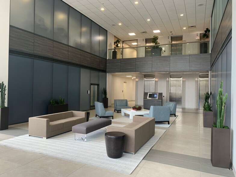 7330 San Pedro Ave, San Antonio, TX à louer - Hall d’entrée – Image 2 sur 10