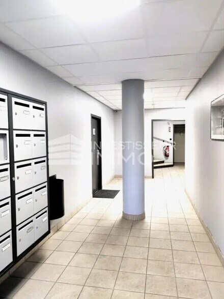 Bureau dans Torcy à louer - Photo de l’immeuble – Image 3 sur 6